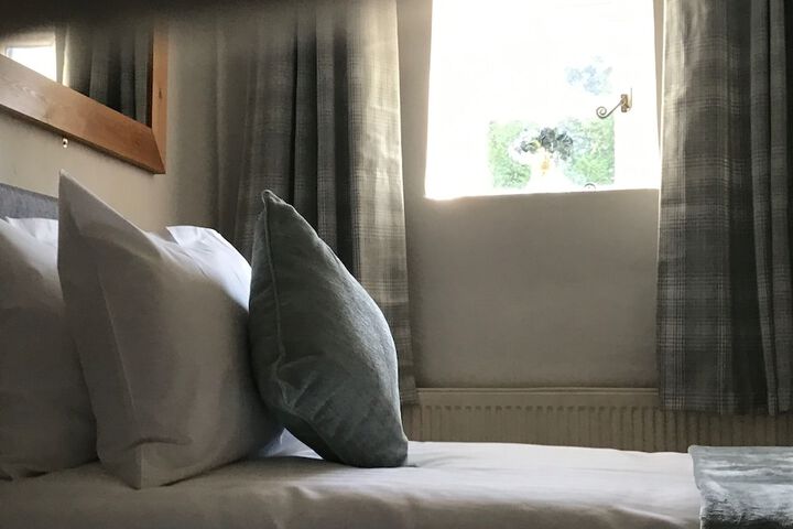 Room 11 of 27