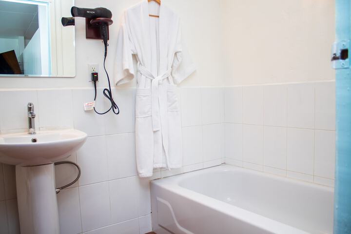 Room 52 of 119