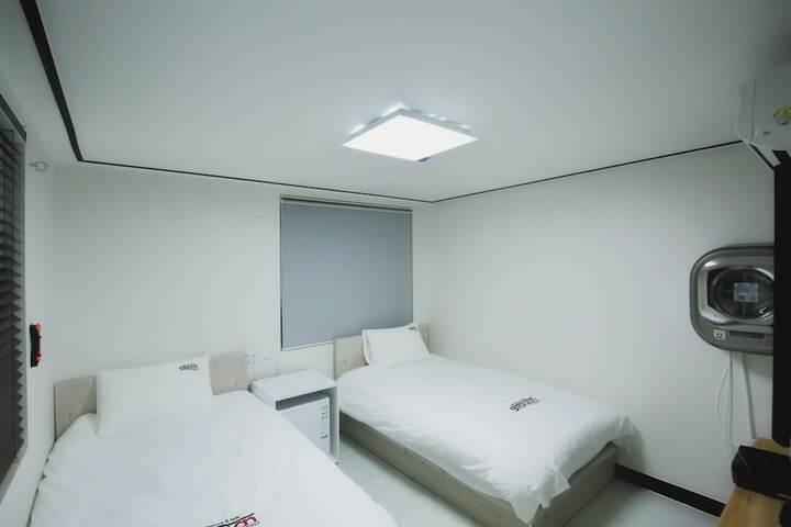 Room 7 of 46