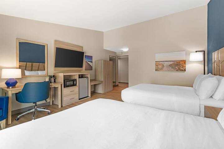 Room 72 of 136