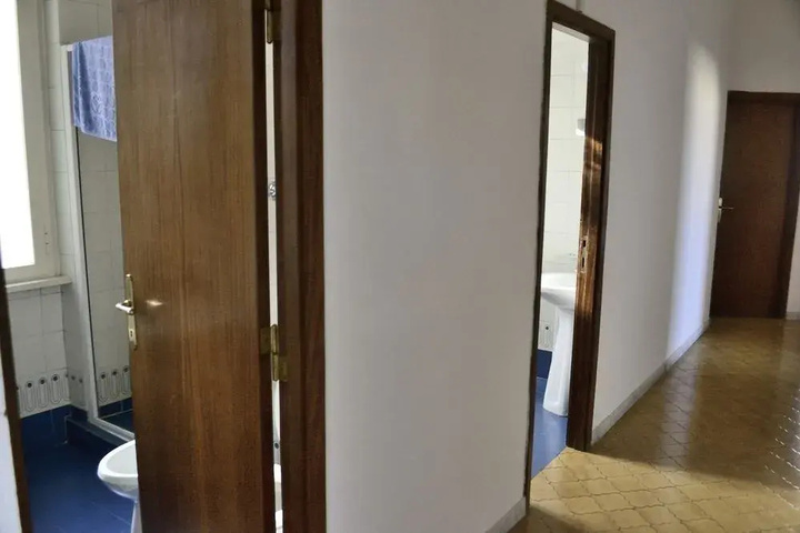 Room 8 of 22