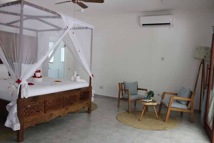 Room 4 of 50