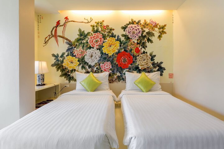 Room 4 of 192