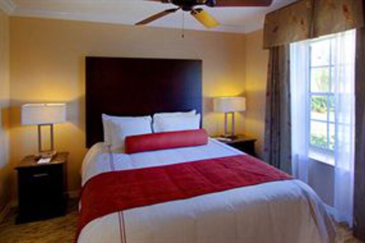 Room 13 of 33