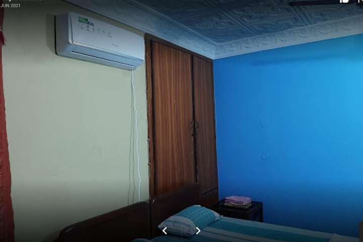 Room 5 of 6