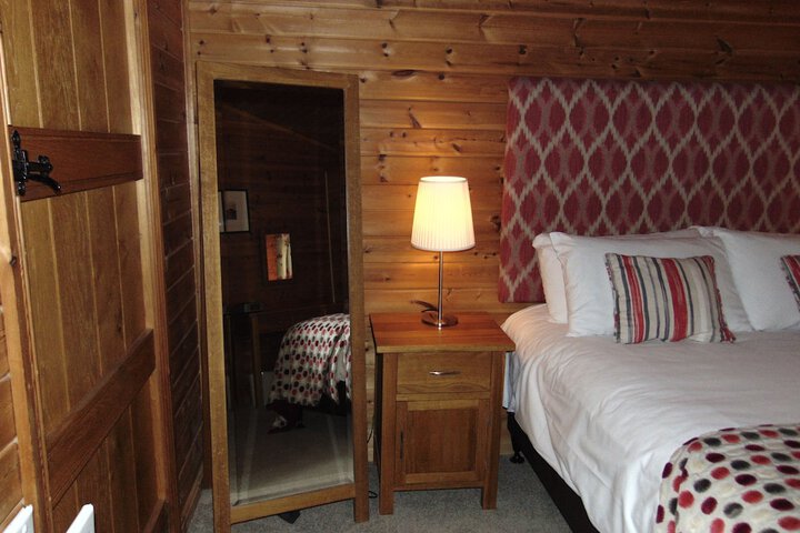 Room 30 of 199