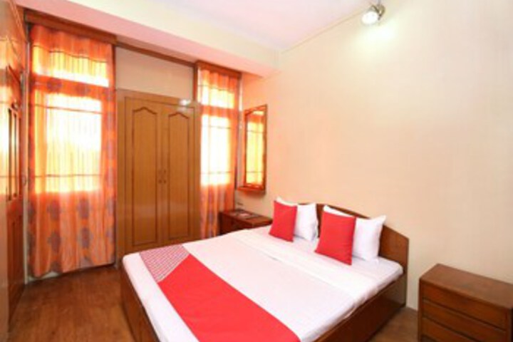 Oyo 12488 Home 2Bhk Meridian House