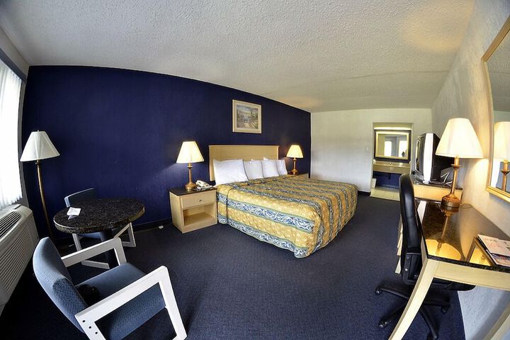 Room 9 of 51