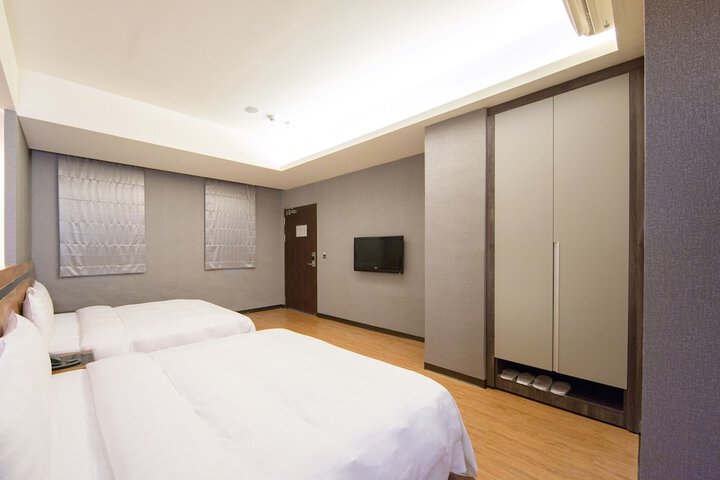 Room 11 of 55