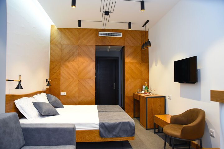 Room 13 of 49