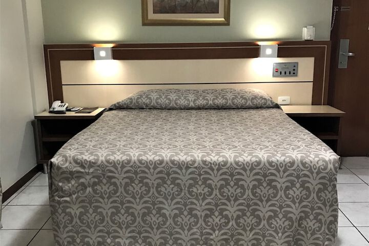 Room 11 of 35