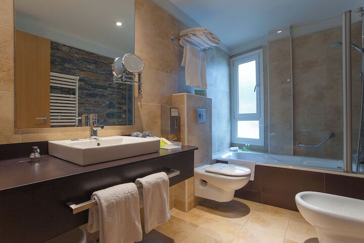 Clean Restrooms