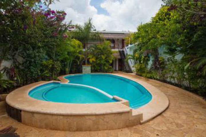 Pool 90 of 110