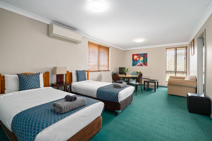 Room 4 of 35