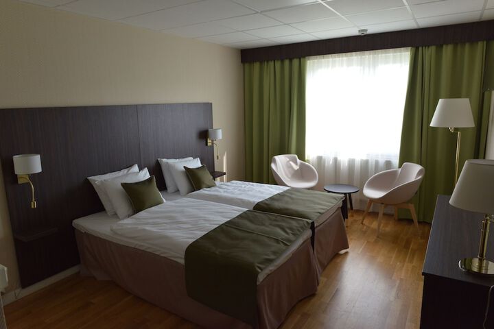 Room 12 of 43