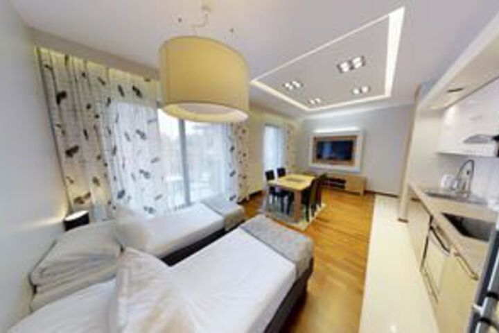 Room 17 of 38