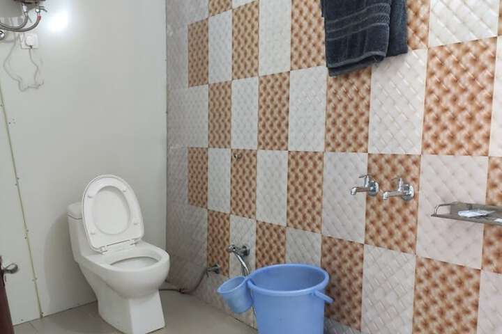 Room 17 of 21