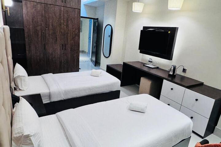 Room 16 of 24