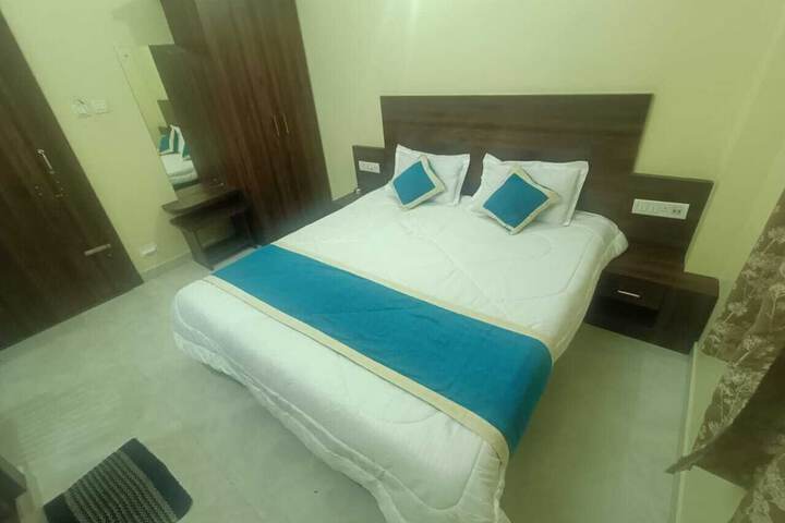 Room 5 of 26
