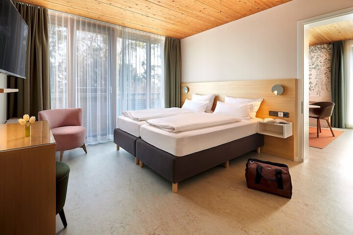 Room 12 of 27