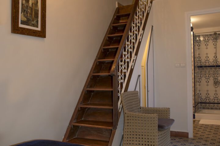 Room 3 of 53