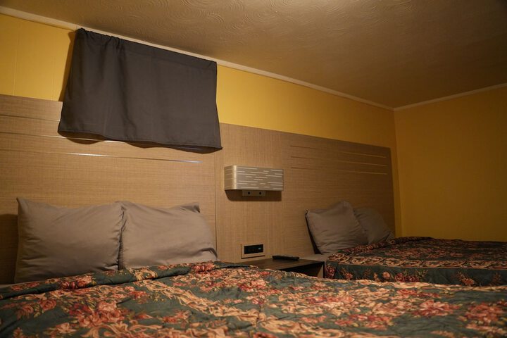 Room 27 of 54