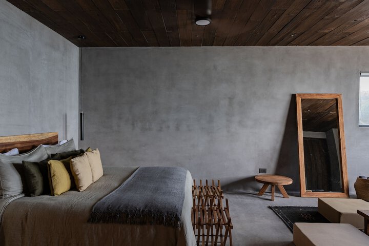 Room 18 of 101