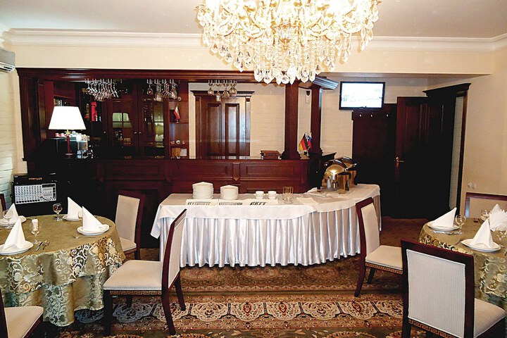 Dining 49 of 66