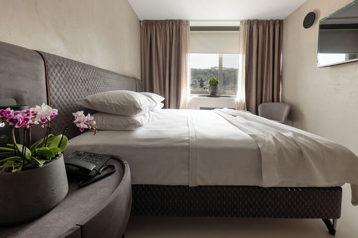 Room 7 of 22
