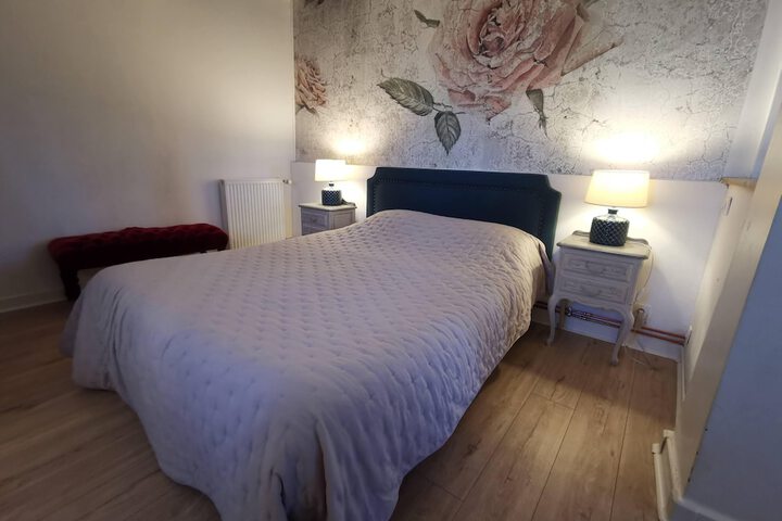 Room 7 of 49