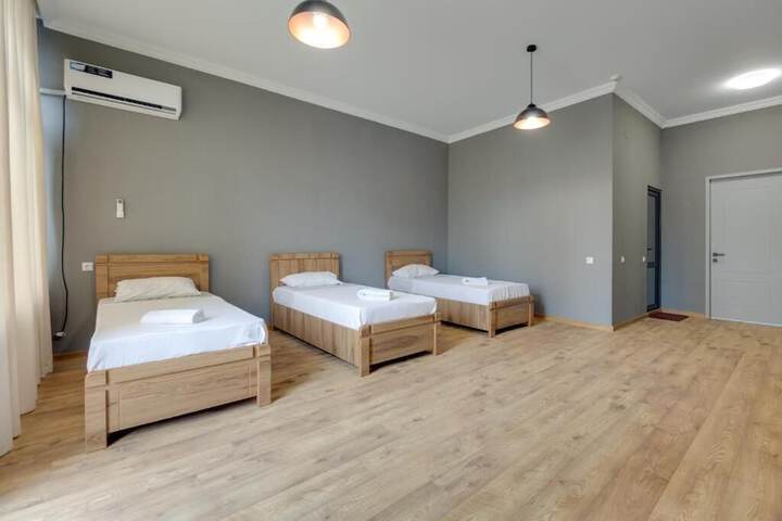 Room 5 of 24