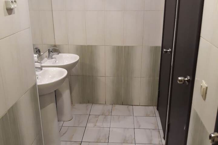 Room 3 of 17