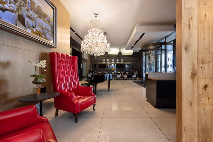 Guest Lobby