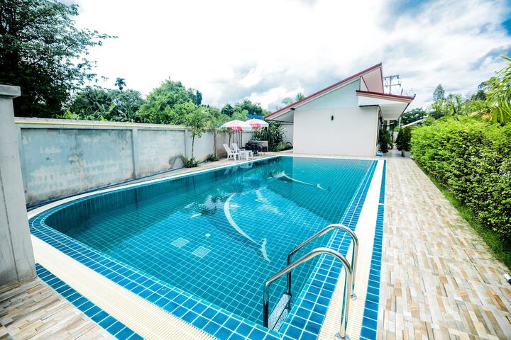 Pool 18 of 27