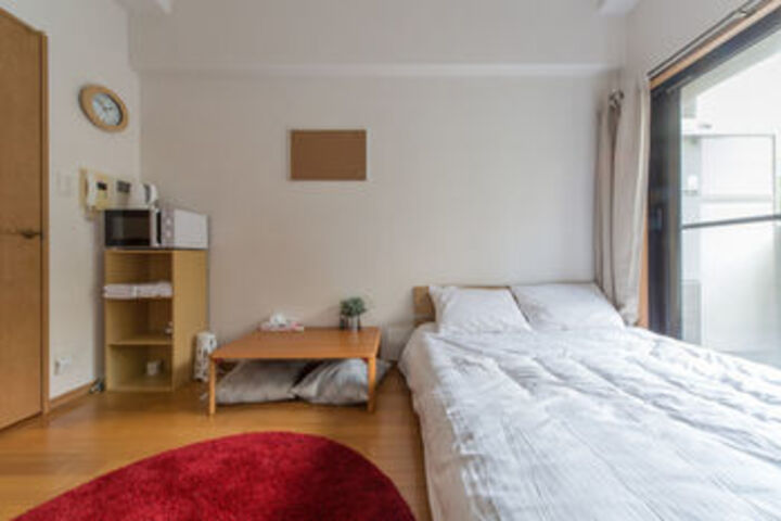 Room 4 of 182