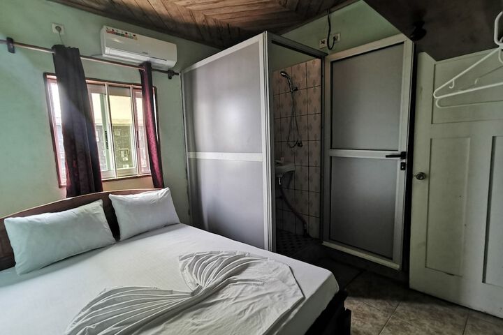 Room 10 of 24