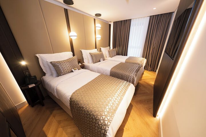 Room 90 of 200