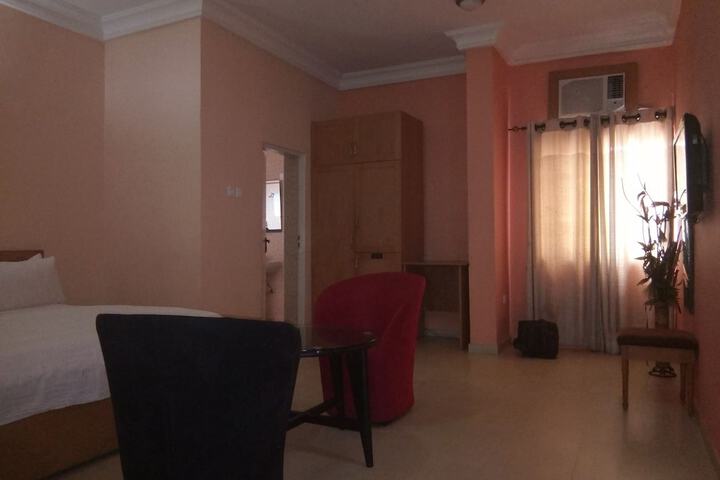 Room 9 of 24