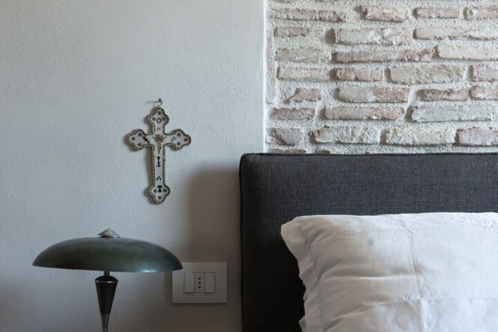 Room 15 of 60