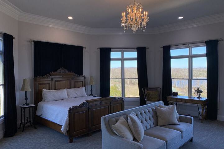 Room 42 of 108