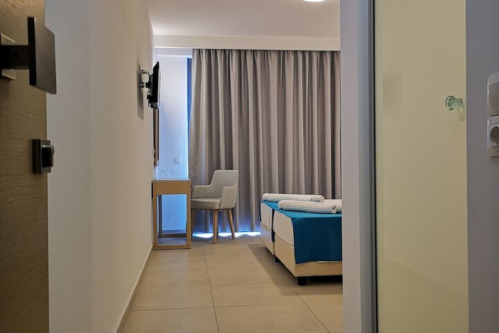 Room 17 of 52