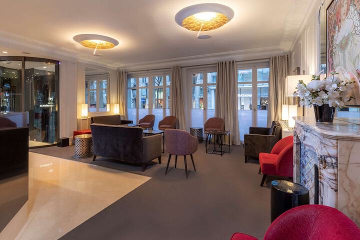 Guest Lobby