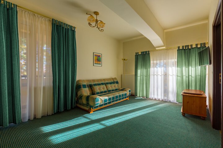 Room 16 of 42