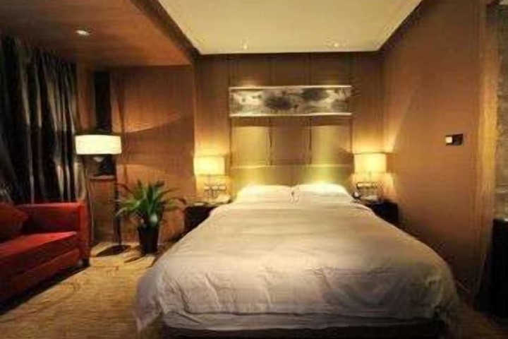 Room 14 of 48