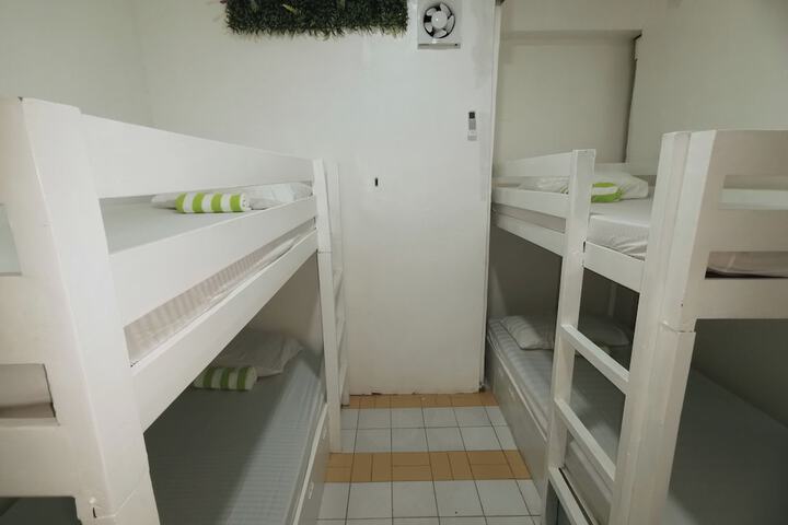 Room 12 of 52