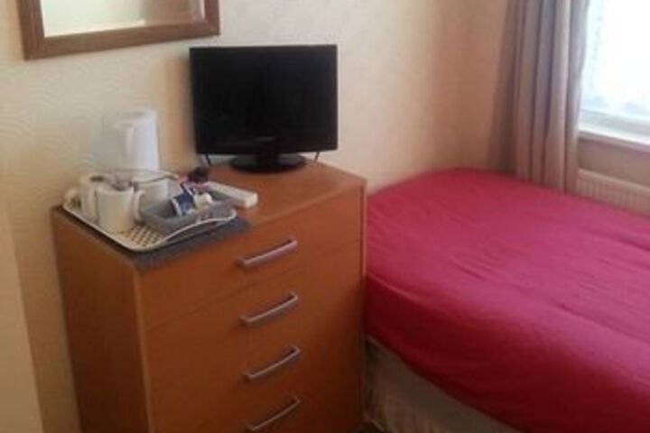Room 26 of 149