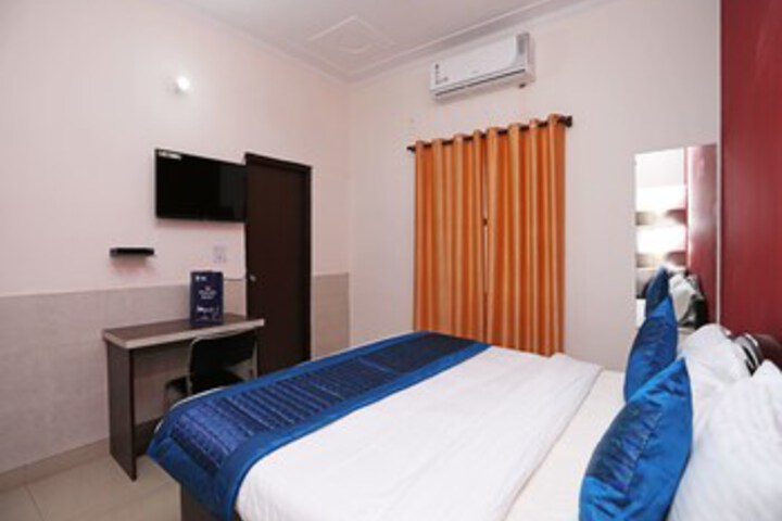 Room 17 of 21