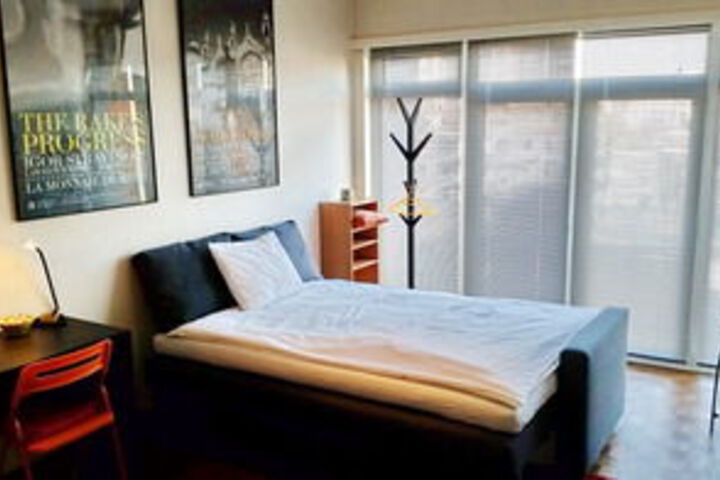 Room 15 of 33