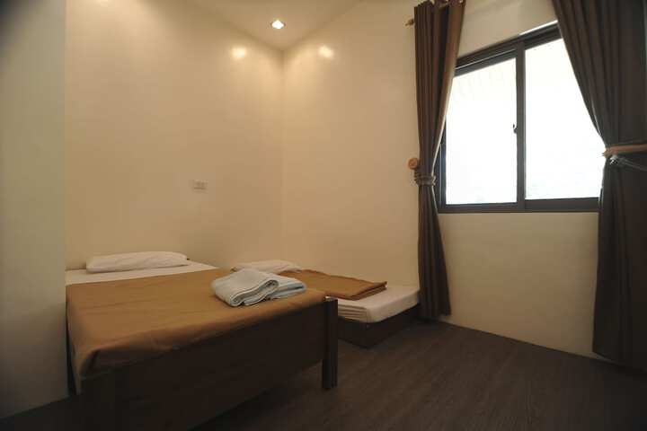 Room 9 of 44