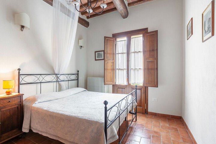 Room 2 of 43